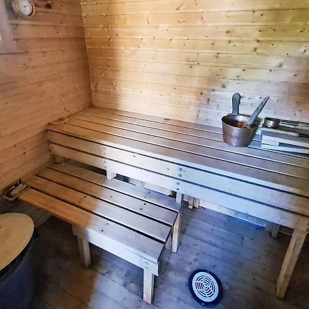 7 Person In Jarfjord Karpbukt