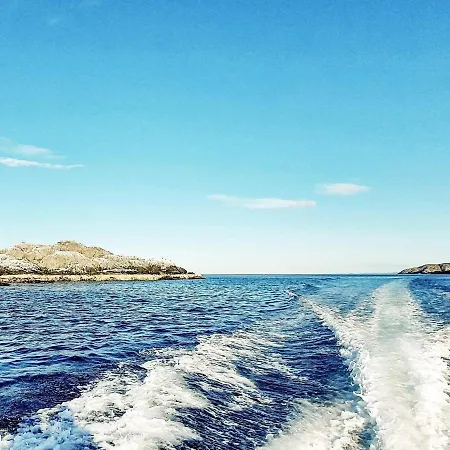 7 Person In Jarfjord