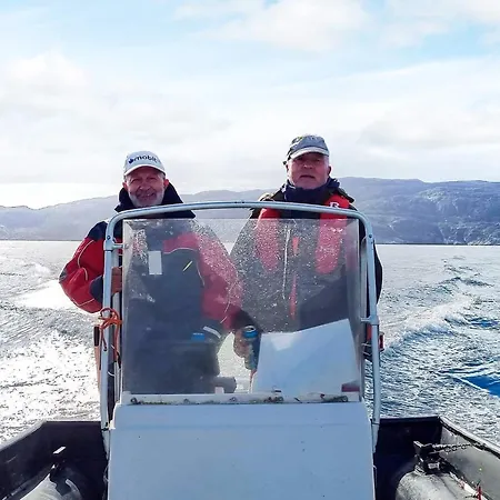 6 Person In Jarfjord