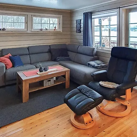 7 Person Holiday Home In Jarfjord-By Traum * Karpbukt